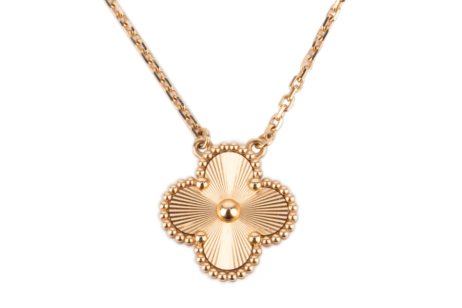 van cleef & arpels vintage alhambra necklace 1 motif yellow gold guilloche